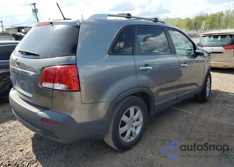 2013 Kia Sorento Lx z USA, uszkodzony, nr VIN 5XYKTCA65DG337753
